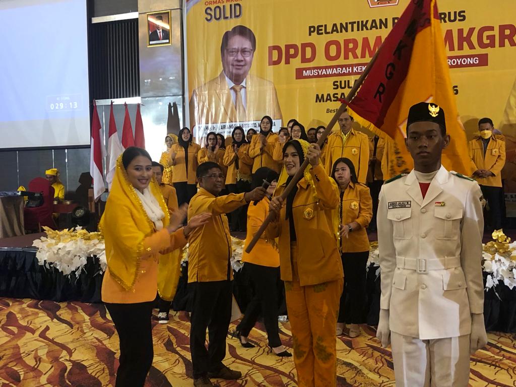 dyah-roro-esti-lantik-pengurus-ormas-mkgr-sulawesi-tengah.jpg